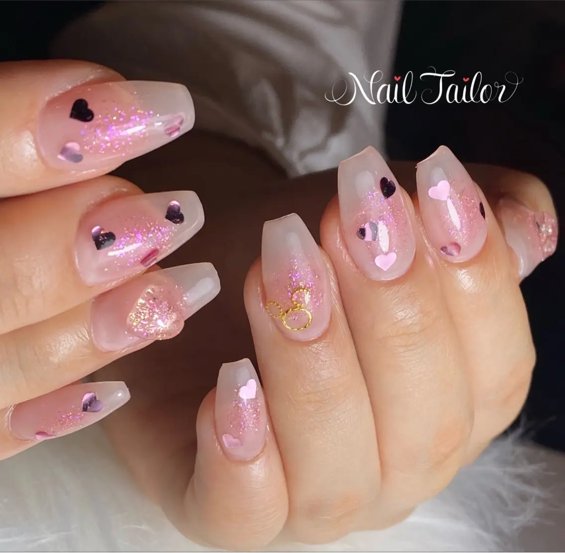 ネイル チークネイル 長さ出し ジェルネイル ハート ラメ(グリッター) ハンドネイル NailTailor ネイルテイラーのネイルデザイン