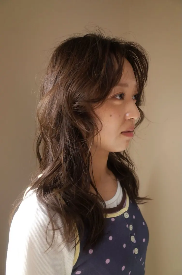ロング カラー アベ コハルのヘアスタイル