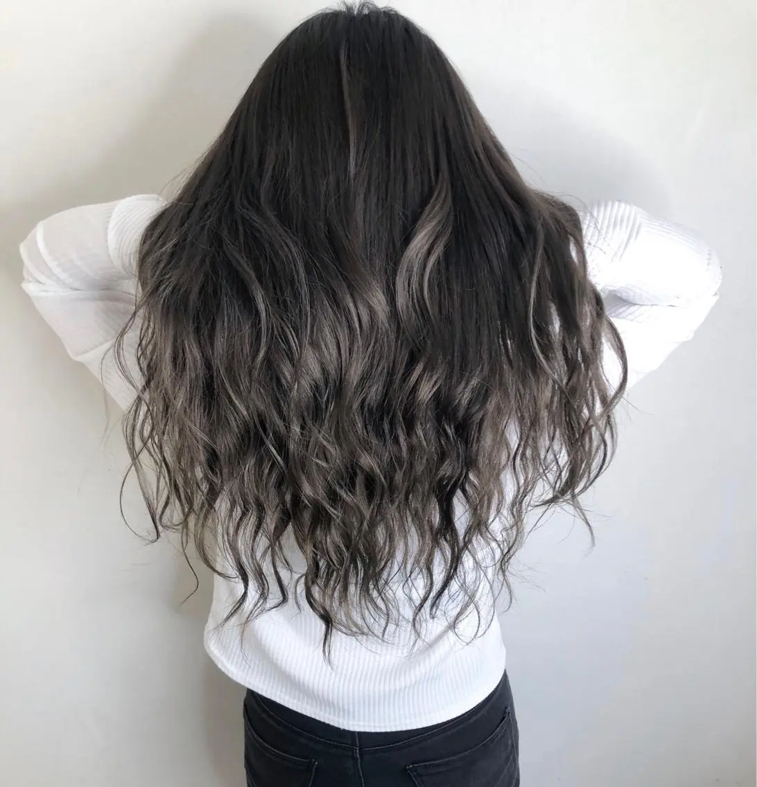セミロング カラー ピンクカラー シルバー 美髪矯正・レイヤー 倉友哉のヘアスタイル