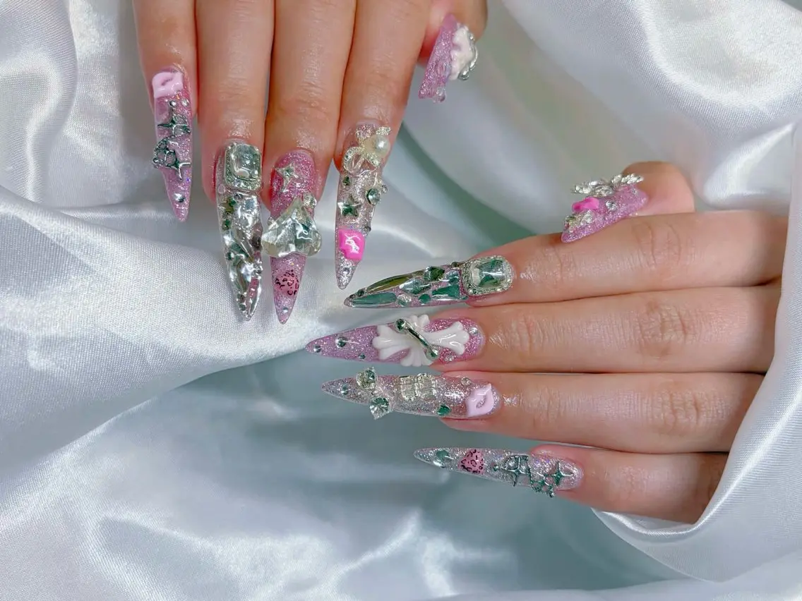 ネイル MIKA LILYのネイルデザイン
