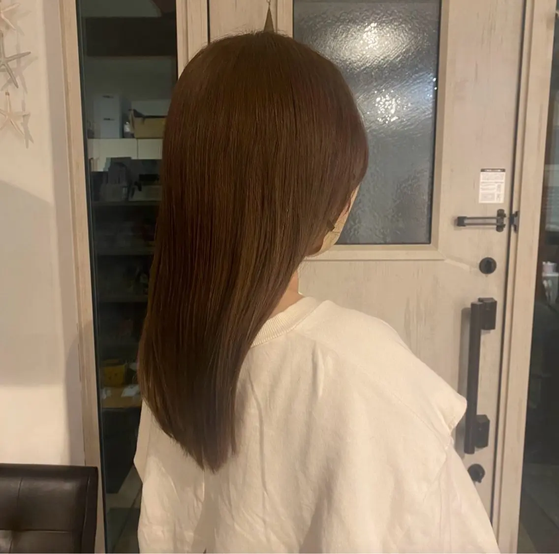 ロング カラー アッシュ ベージュカラー ブリーチ ホワイトアッシュ artique 来実のヘアスタイル