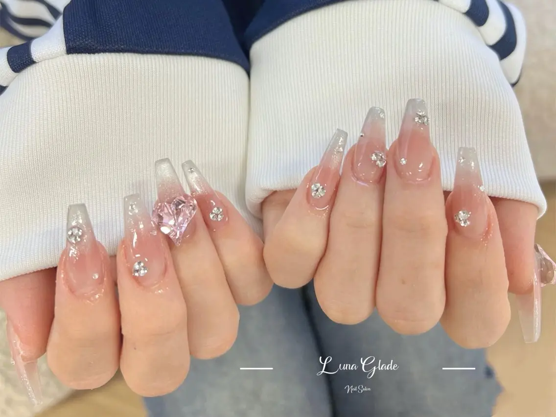 ネイル ハンドネイル Luna Gladeのネイルデザイン