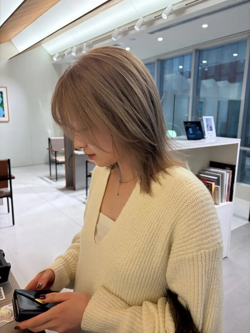 ミディアム カラー アッシュ ベージュカラー 透明感カラー ダブルカラー ハイトーンカラー ヘアカラー ☪️ブリーチ特化施術 /レイヤー🪽aiのヘアスタイル