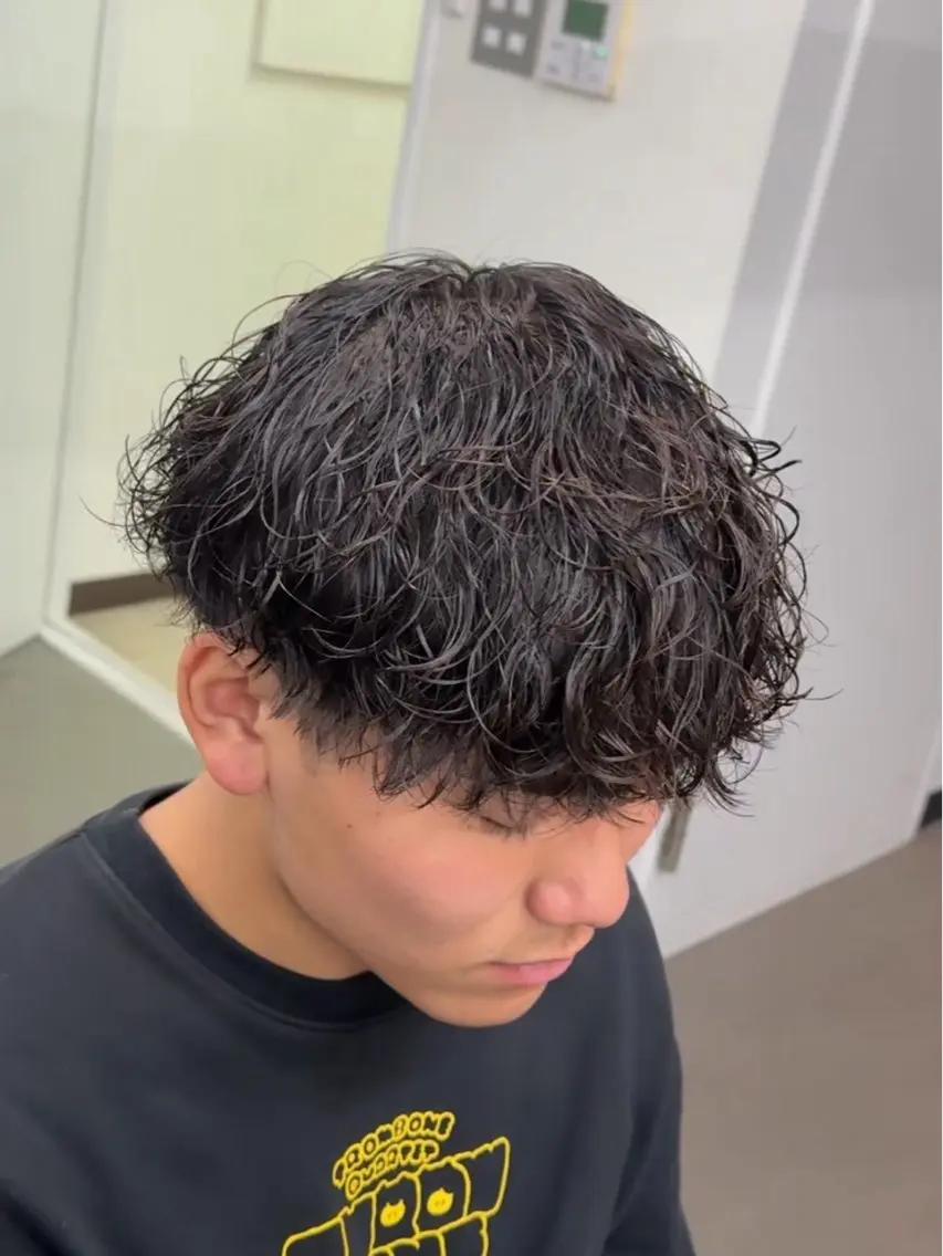 ミディアム パーマ メンズ パーマ ウチダ🦖 メンズパーマのヘアスタイル