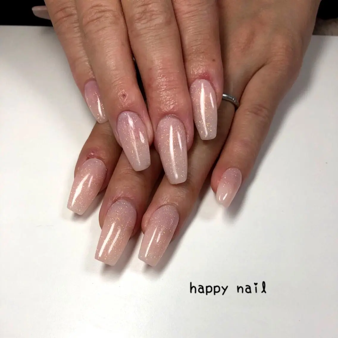 ネイル 長さ出し スカルプネイル 心と体が整う腸活 サロン ラクシュミーのエステ・リラクイメージ