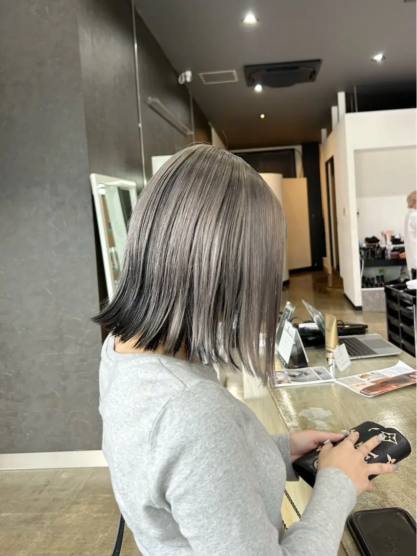 ミディアム カラー しの 《HAIR774》のヘアスタイル