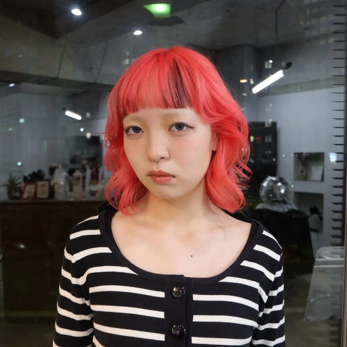 ミディアム カラー 佐藤 しずくのヘアスタイル