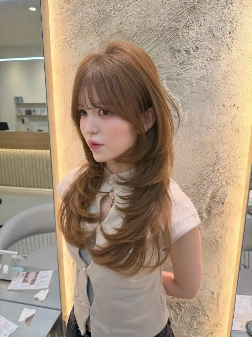 セミロング ヘアカラー 透明感カラー 韓国ヘア本郷のヘアスタイル