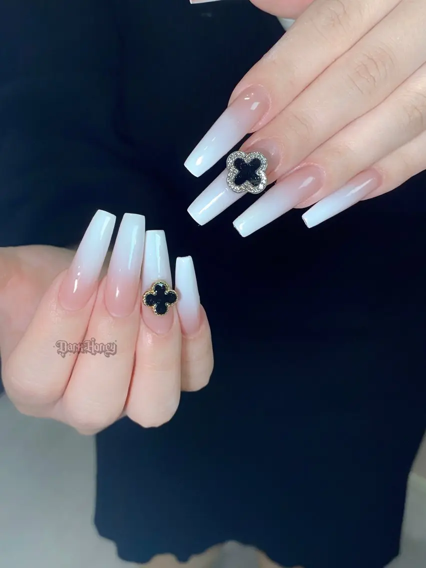 ネイル ハンドネイル Dark honey スカルプ専門原宿店のネイルデザイン