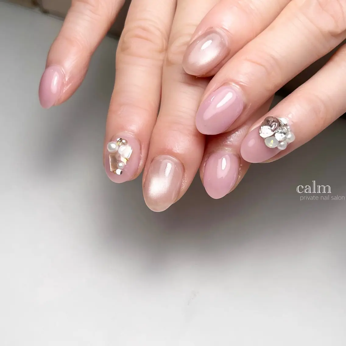 ネイル ストーンネイル ハンドネイル calm 〔ｶｰﾑ〕のネイルデザイン