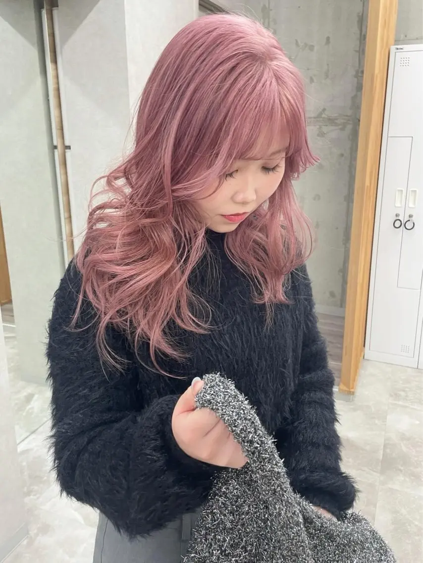 ミディアム カラー ブリーチ ラベンダーカラー ピンクカラー ピンクラベンダー 髪質改善 ブリーチ/ベージュ 💕/momoaのヘアスタイル