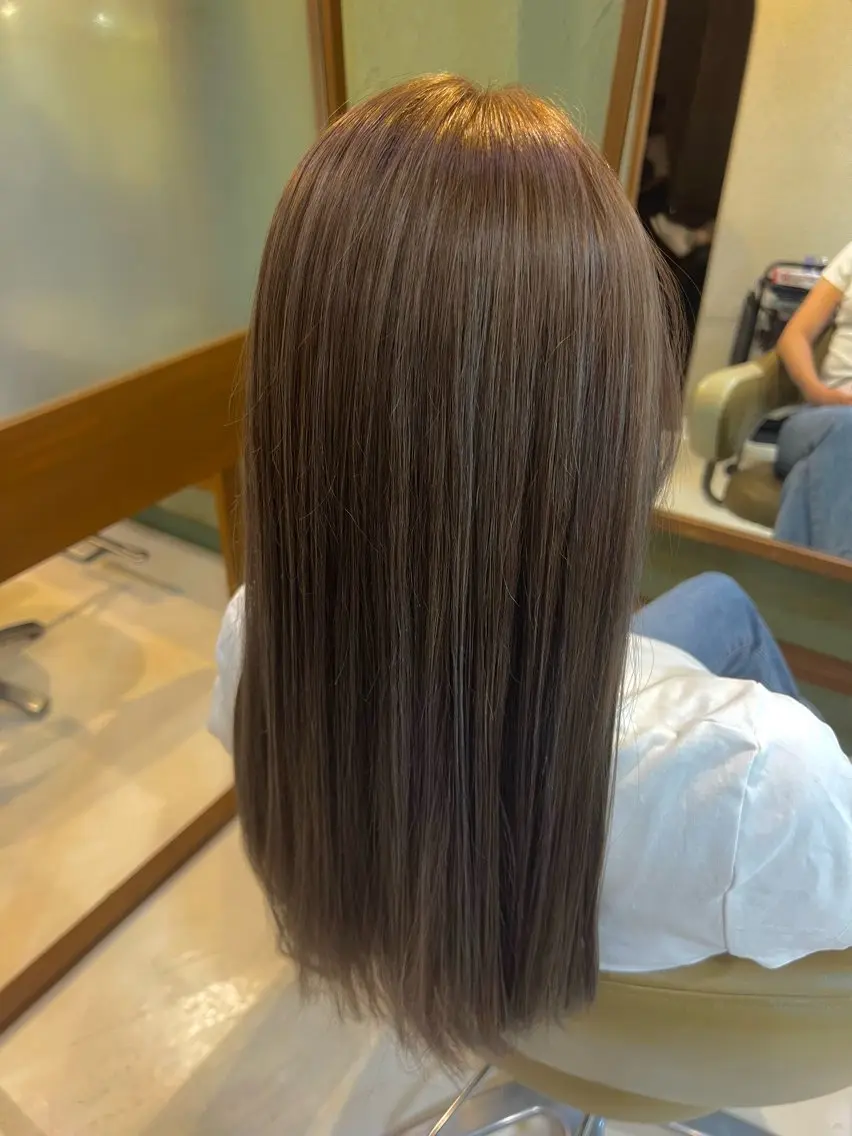 ロング カラー ブリーチ 透明感カラー グレージュ ハイライトカラー ハイライト カット ヘアカラー 木本 歩々乃のヘアスタイル