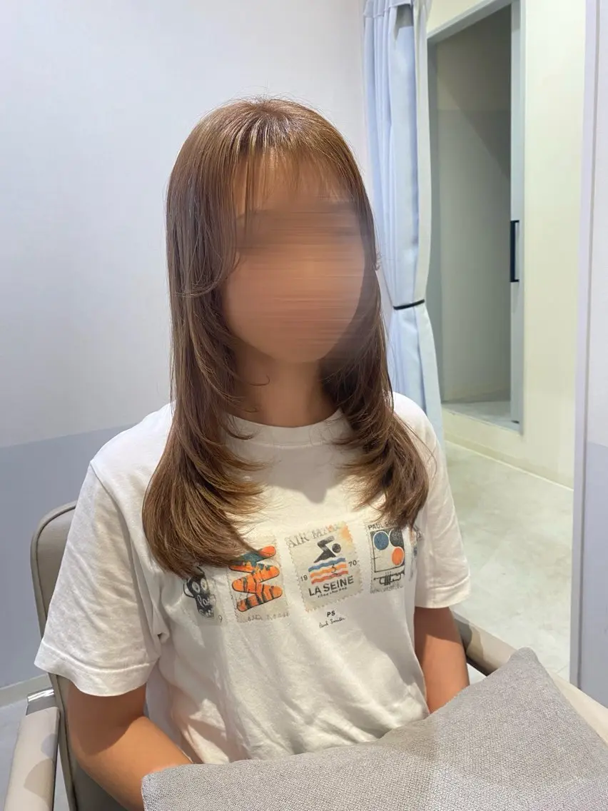 ロング カラー ロングレイヤー ベージュカラー レイヤーカット ロング 韓国ヘア・カラー 🩵SHIZUKUのヘアスタイル