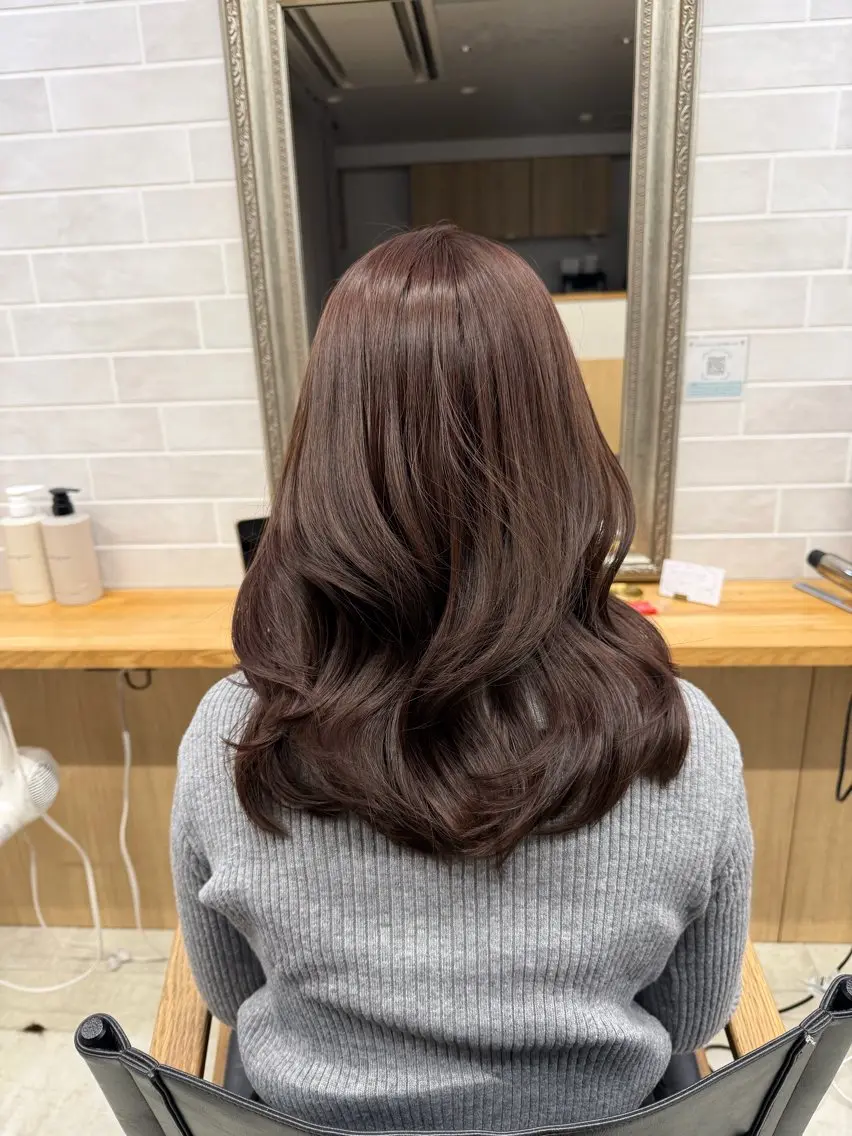 ロング ヘアカラー 松本 琉衣のヘアスタイル