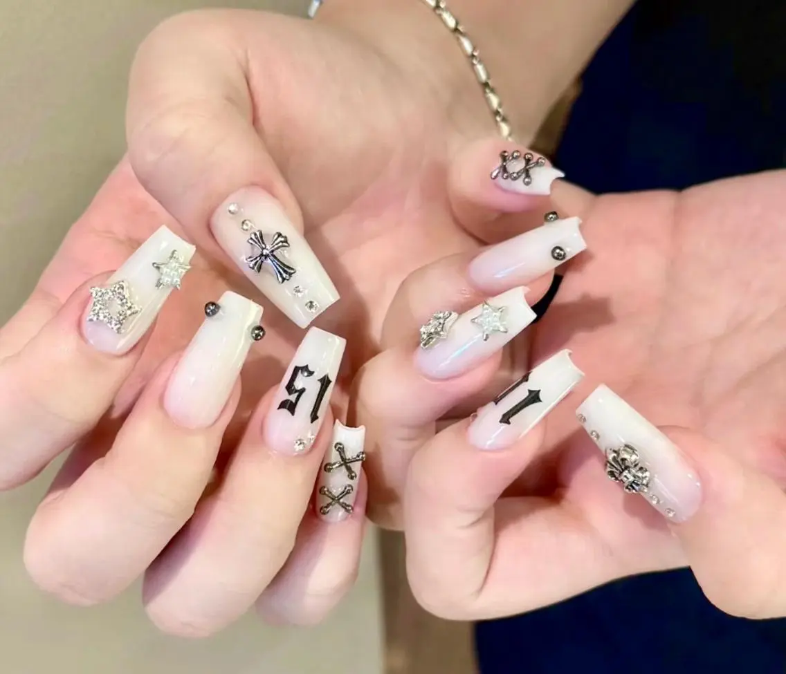 ネイル ハンドネイル 🎀 NaNa_nailのネイルデザイン