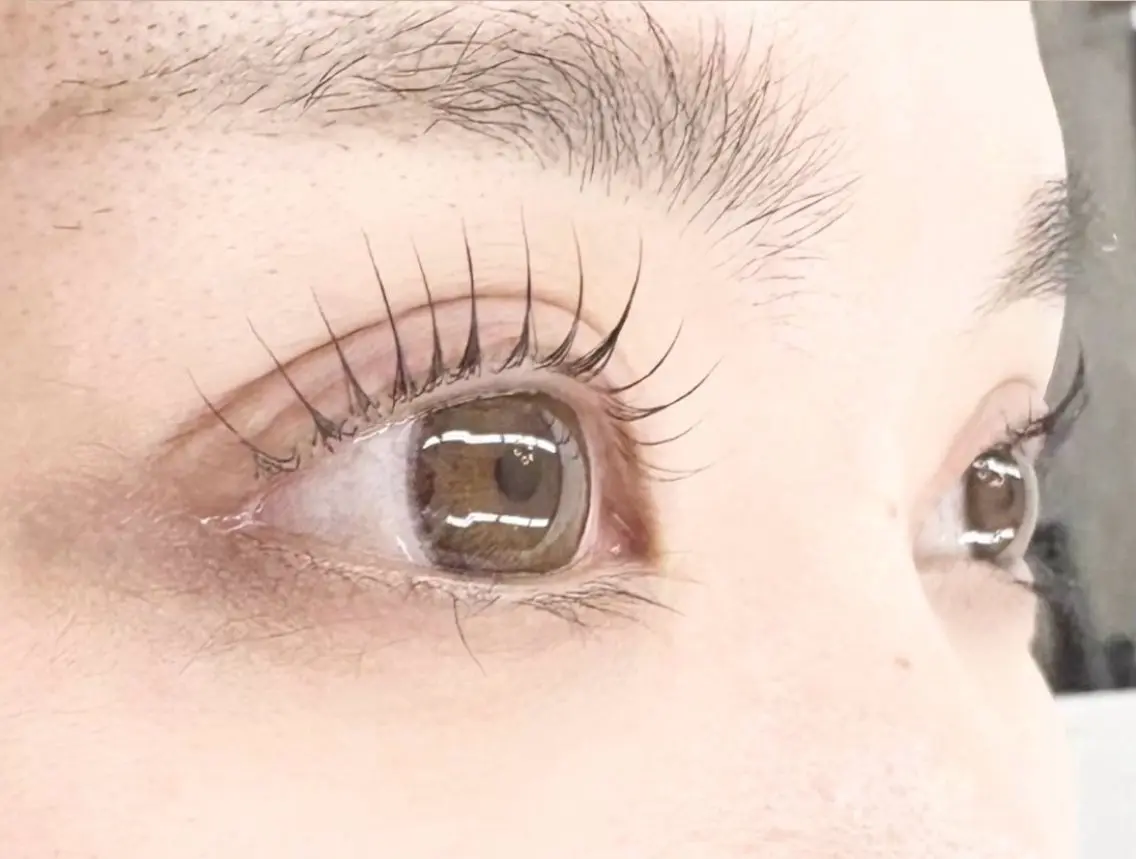 マツエク・マツパ 束感まつ毛 パリジェンヌラッシュリフト Neo beauty Rinkaのマツエク・マツパデザイン