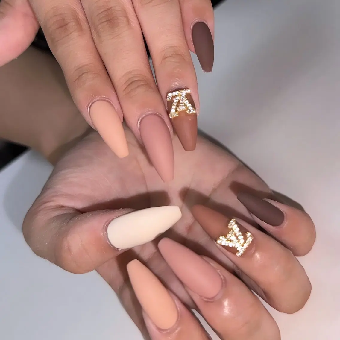 ロング ハンドネイル 🦋Nail Amo🦋のネイルデザイン