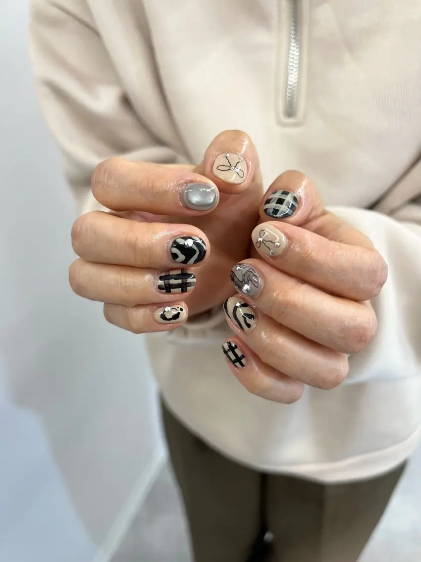 ネイル ジェルネイル 韓国ネイル マグネットネイル ニュアンスネイル パラジェル ハンドネイル ハンドケア Bana_ Nailのネイルデザイン
