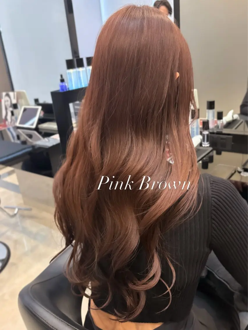 ロング カラー ブラウンカラー ピンクカラー ピンクブラウン 秋屋 美々梨のヘアスタイル