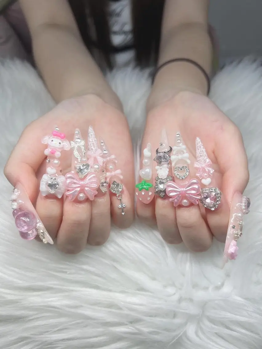 ネイル 長さ出し グラデーション 卒業式 キラキラネイル マグネットネイル ハンドネイル Lee Nailsのネイルデザイン