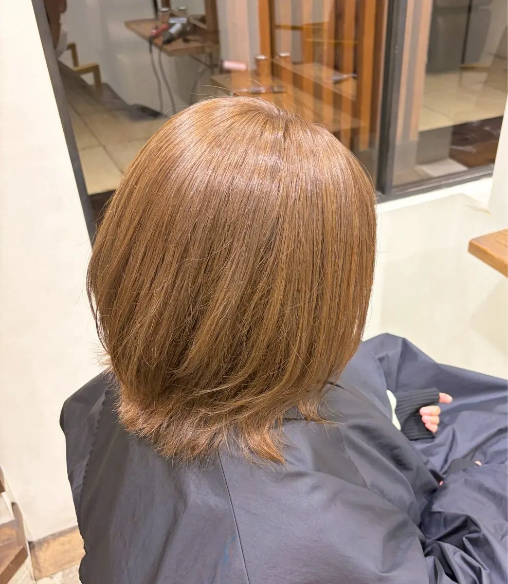ショート カラー パーマ ベージュカラー ブリーチ ケアブリーチ ダブルカラー ミルクティーベージュ ヘアカラー ヒナ/酸性ストレート ・艶カラー🌿のヘアスタイル