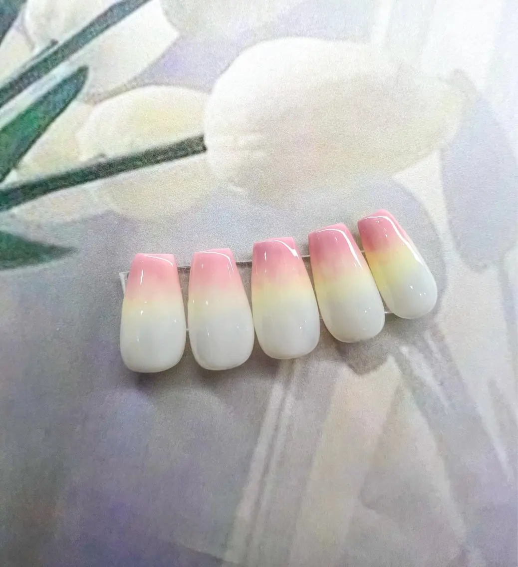 NEW🩷⋆⸜🌷⸝⋆チューリップネイル🌷.*🌷.*🌷.*💅オフ込み6300円の写真