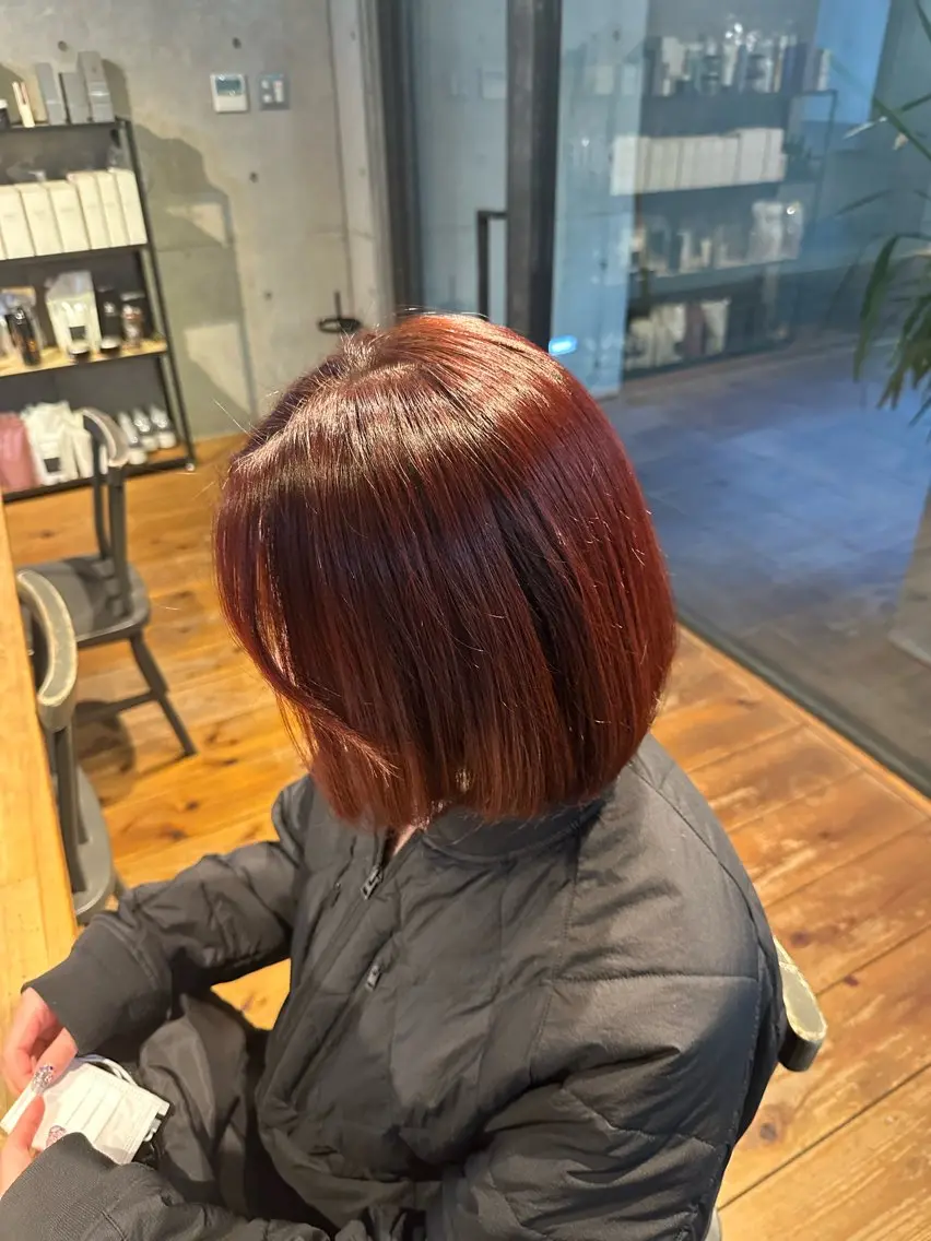 ショート ヘアカラー MISAKI のヘアスタイル