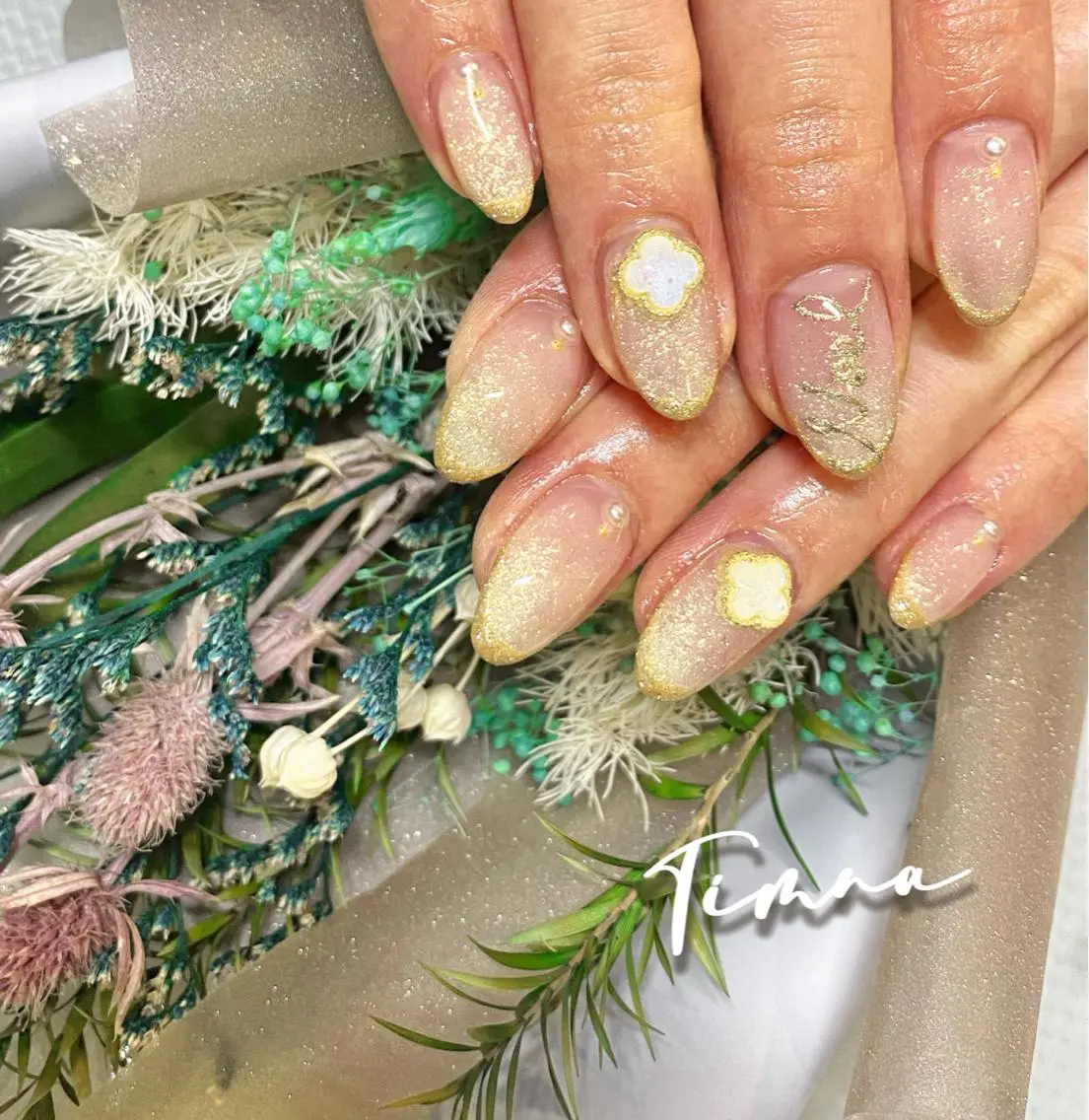 ミディアム ハンドネイル NAILSALON 🍔Timna🍟のネイルデザイン