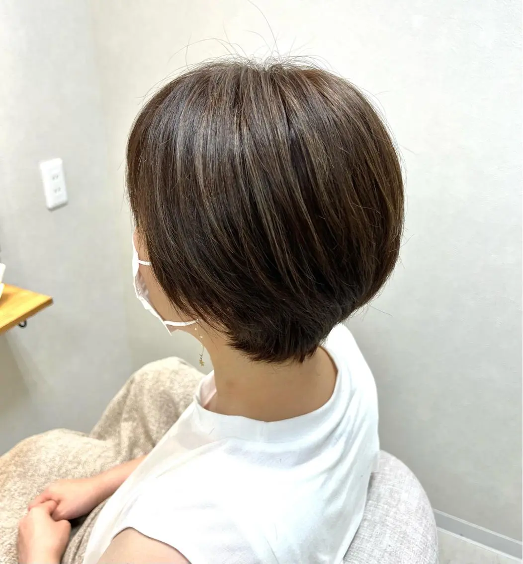 ショート ハイライト ヘアカラー ショート/白髪ぼかし 君和田若菜のヘアスタイル
