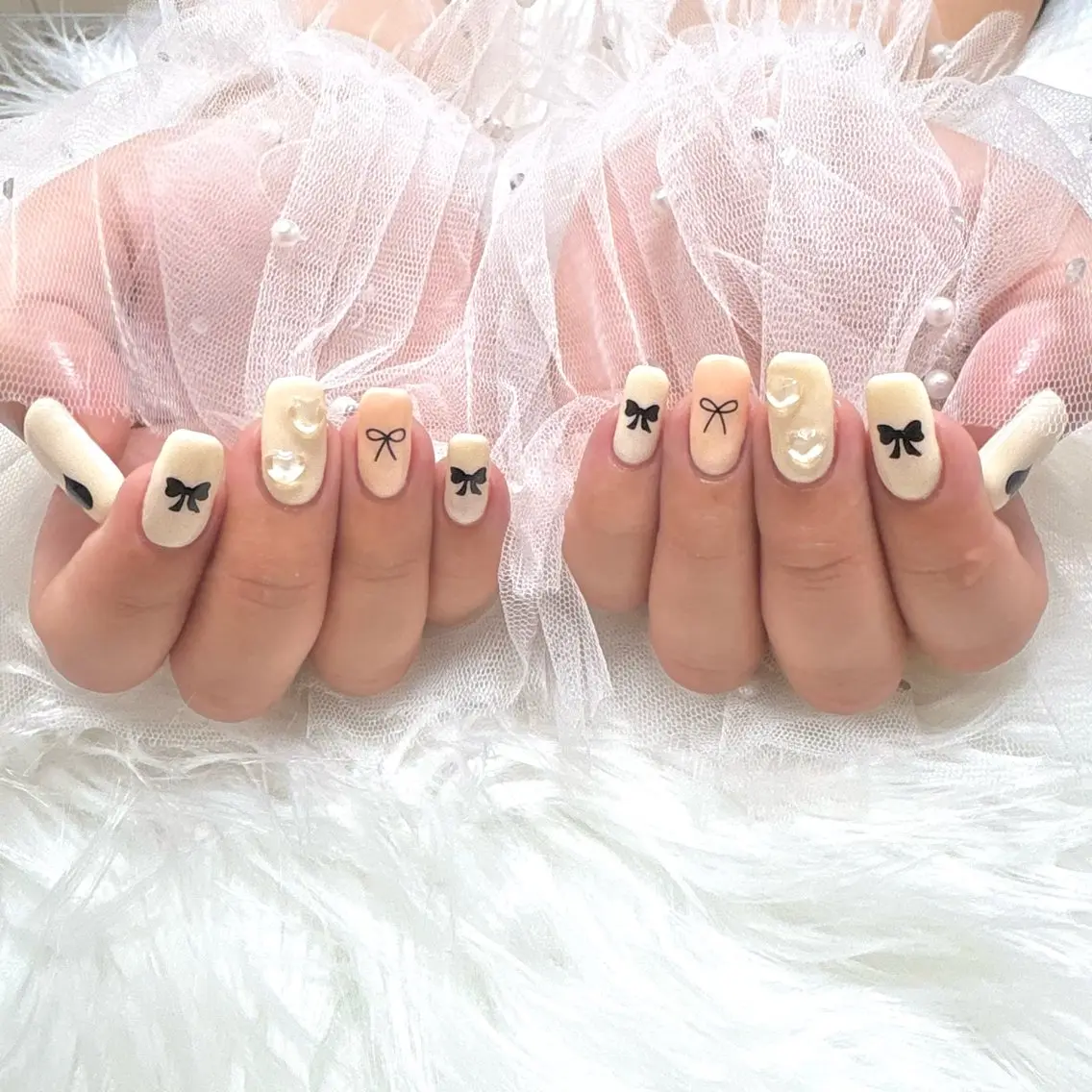ネイル ハート ワンカラーネイル リボン ハンドネイル SHINE nail salonのネイルデザイン