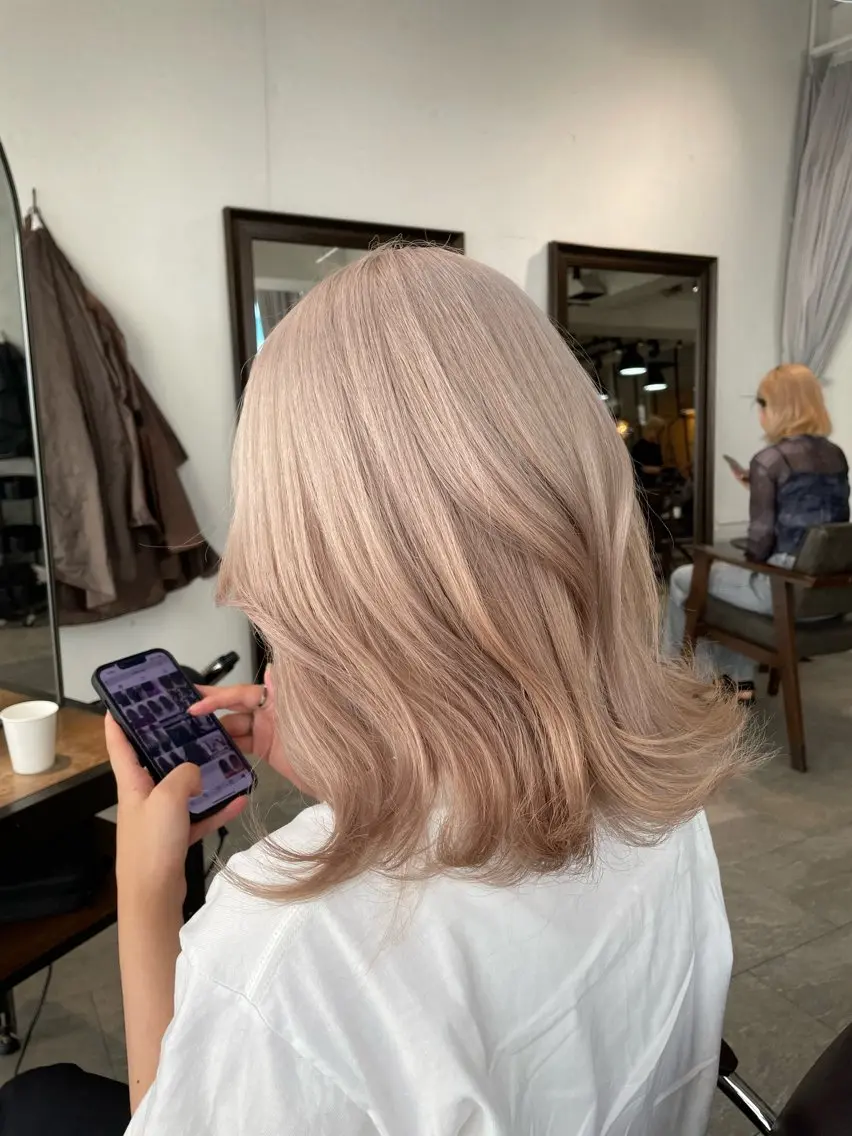 セミロング カラー パーマ ヘアアレンジ ヘアカラー トリートメント ヘアセット ブリーチカラー🤍 颯馬🐈‍⬛のヘアスタイル
