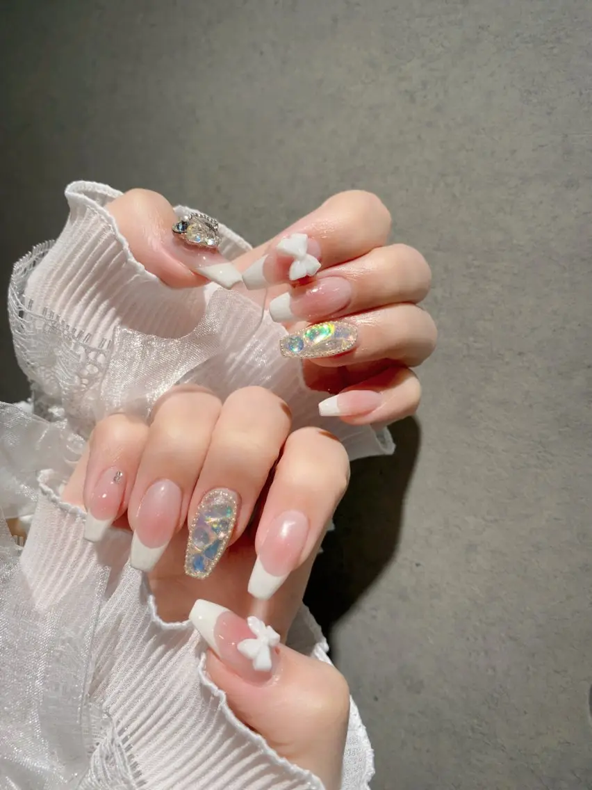 ネイル I-nailロング /ワンホン/キラキラのネイルデザイン