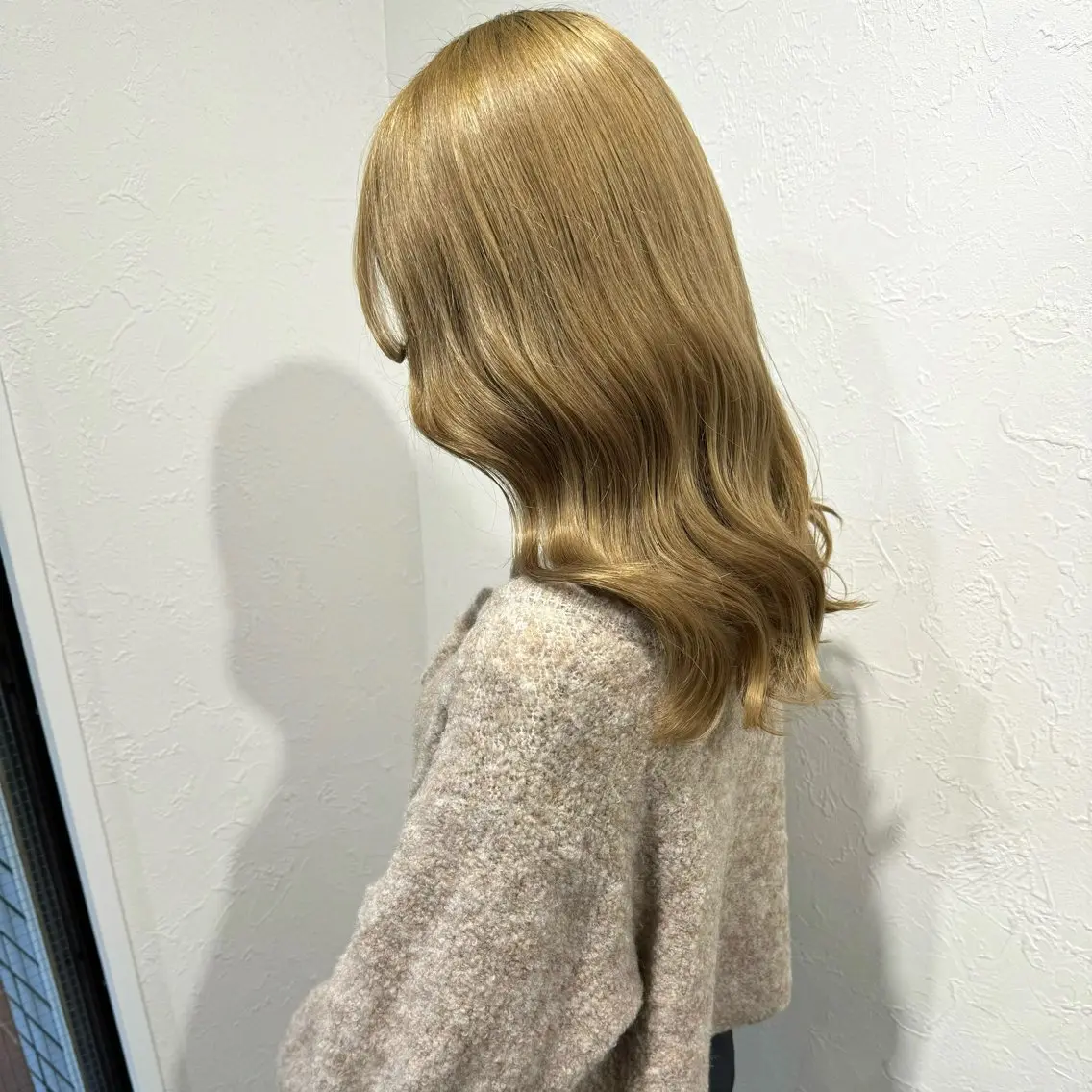 セミロング カラー shiho .のヘアスタイル