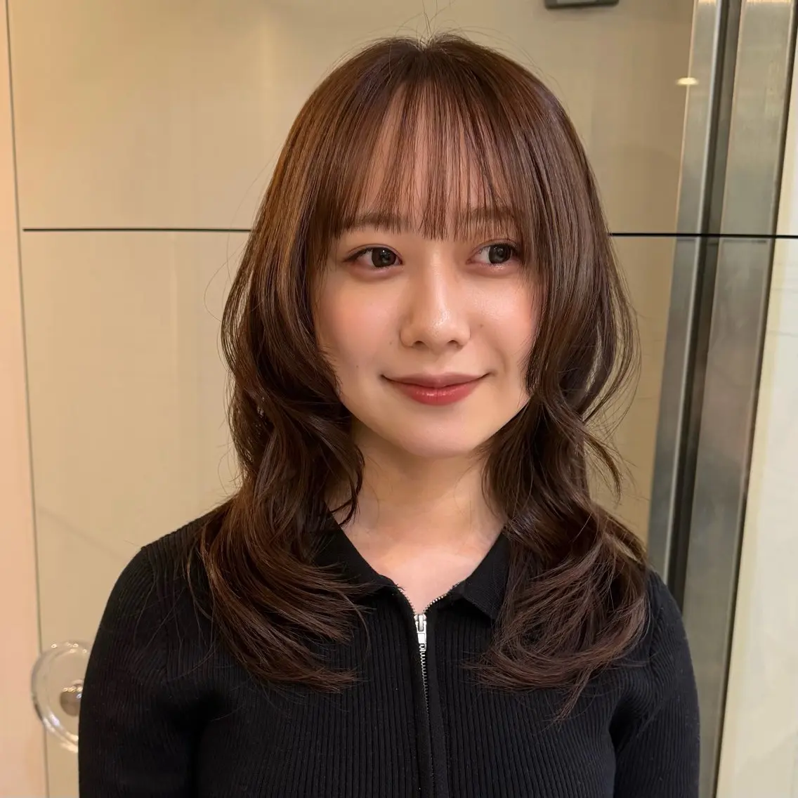 セミロング カラー カット momoka Jr.stylistのヘアスタイル