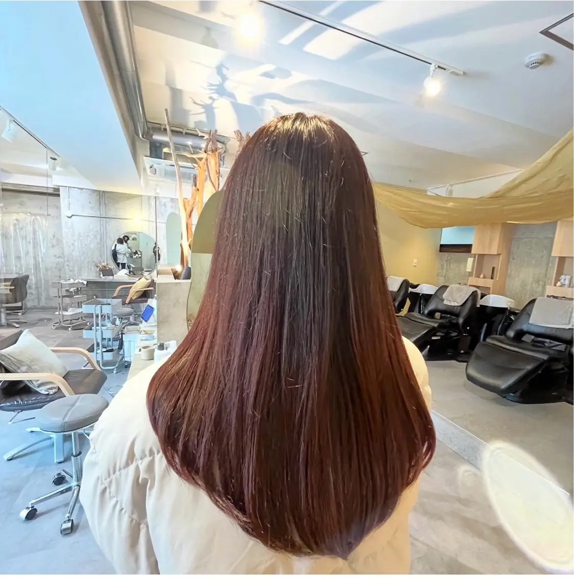 カラー レッドカラー 阪急伊丹🦋こばまつ ひなた🦋のヘアスタイル
