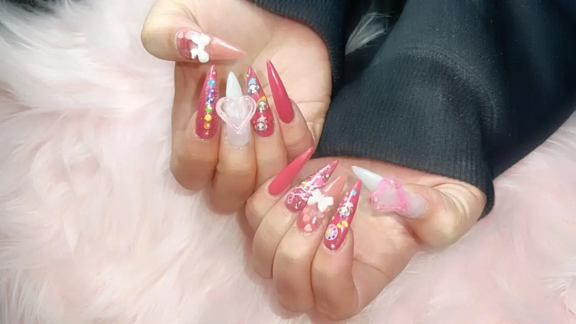 ネイル 東岸 彩花のネイルデザイン