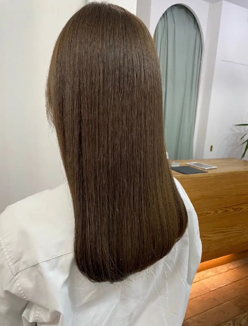 カラー 井上 日菜子のヘアスタイル
