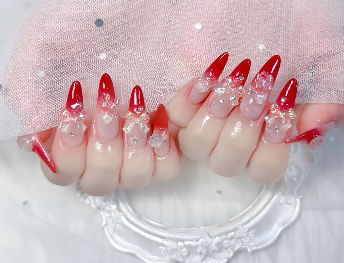 ネイル チークネイル 長さ出し フレンチネイル ジェルネイル グラデーション ハンドネイル THANHTHANH NAILのネイルデザイン