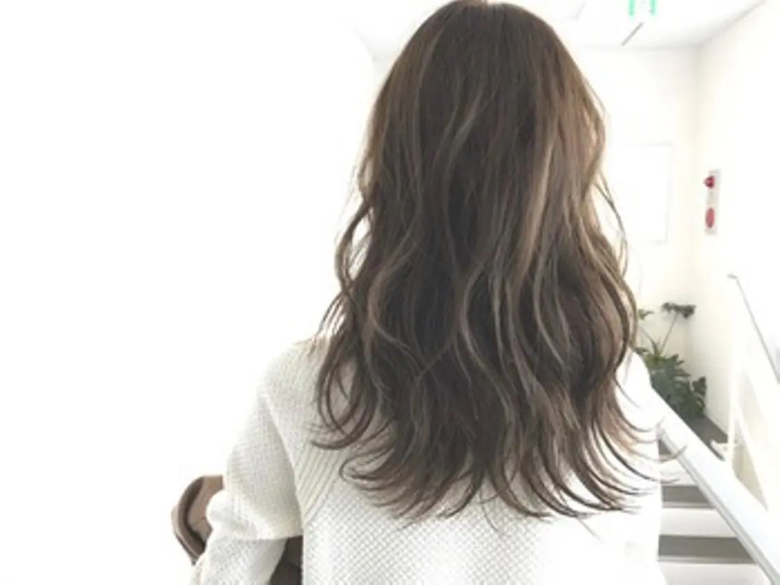 ロング 外国人風カラー ハイライト the BRIDGE hair salonのヘアスタイル