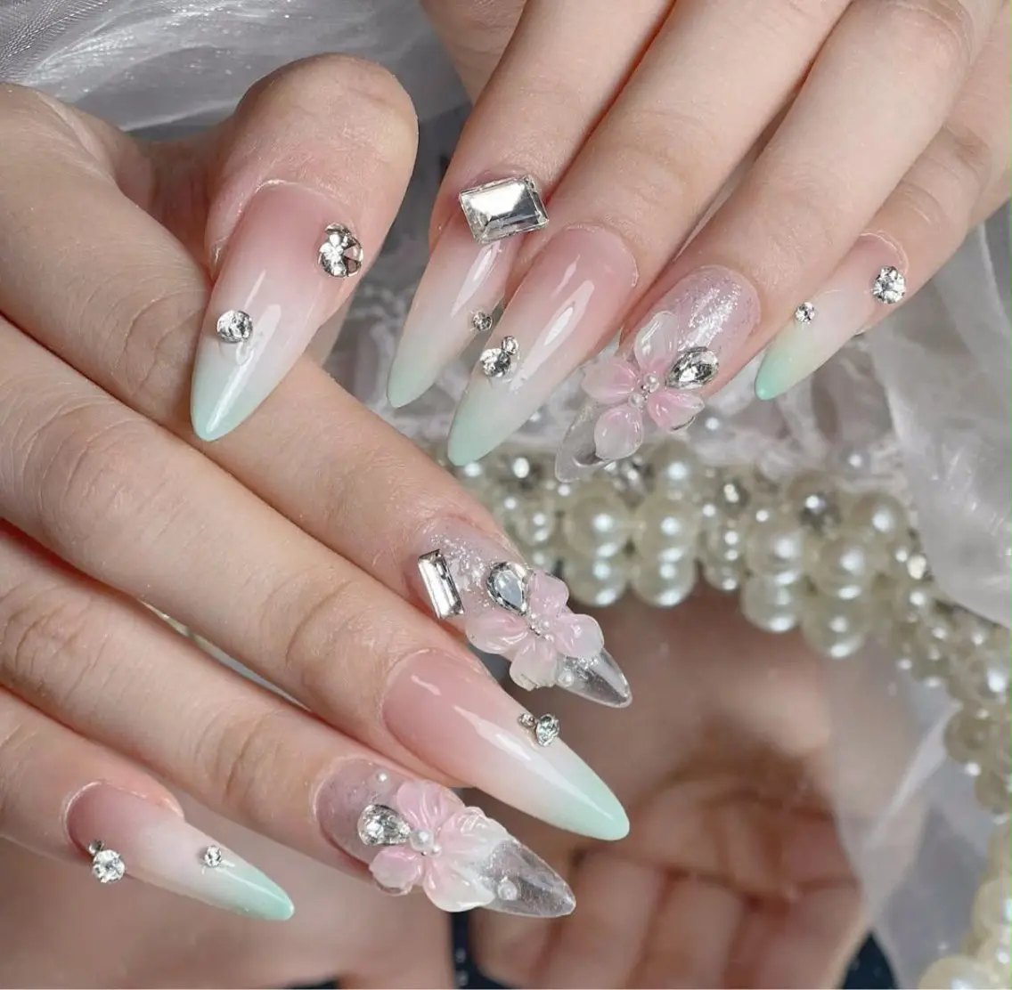 ネイル アートネイル ボルドー フレンチネイル ジェルネイル 氷ネイル・うるうるネイル ハンドネイル Julie Nail Rinのネイルデザイン