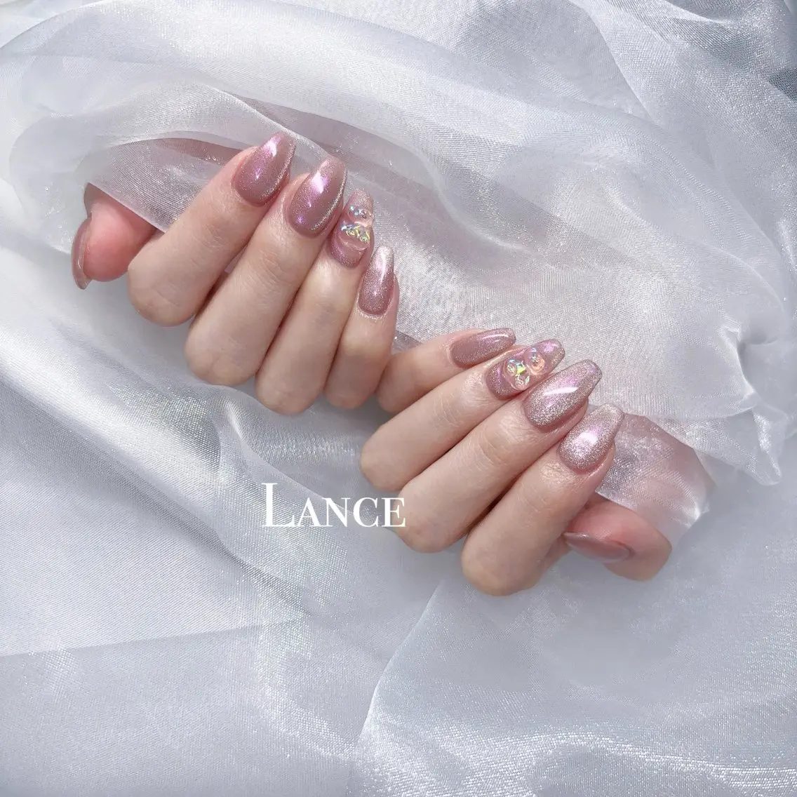 ネイル オーロラネイル キラキラネイル 韓国ネイル 春ネイル ワンホンネイル Lance nailのネイルデザイン