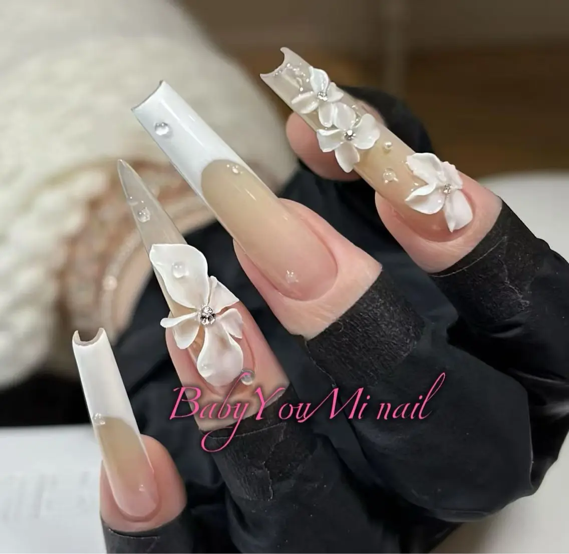 ネイル オーロラネイル フラワーネイル フットネイル フレンチネイル ジェルネイル ハンドネイル BabyYouMi nailのネイルデザイン