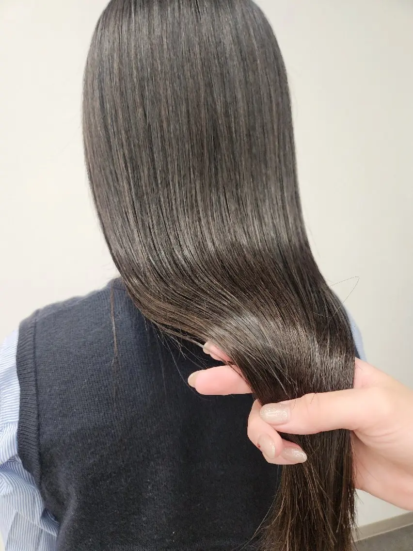 セミロング 縮毛矯正 カット 縮毛矯正 Era Hatsuneのヘアスタイル