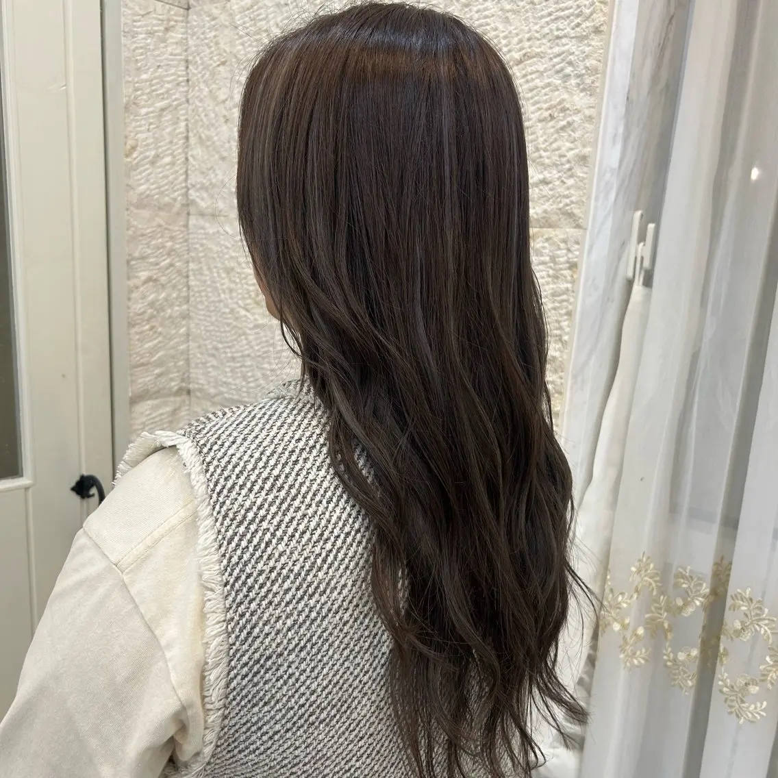 ロング カラー ハイライトカラー ハイライト ヘアカラー トリートメント 安原 百愛のヘアスタイル