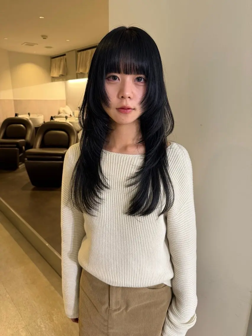 ロング カラー くびれヘア 顔まわりレイヤー ハッシュカット ハイレイヤー ヨシンモリ カット ヘアカラー トリートメント MIU/ルーツカラー 顔まわりレイヤーのヘアスタイル