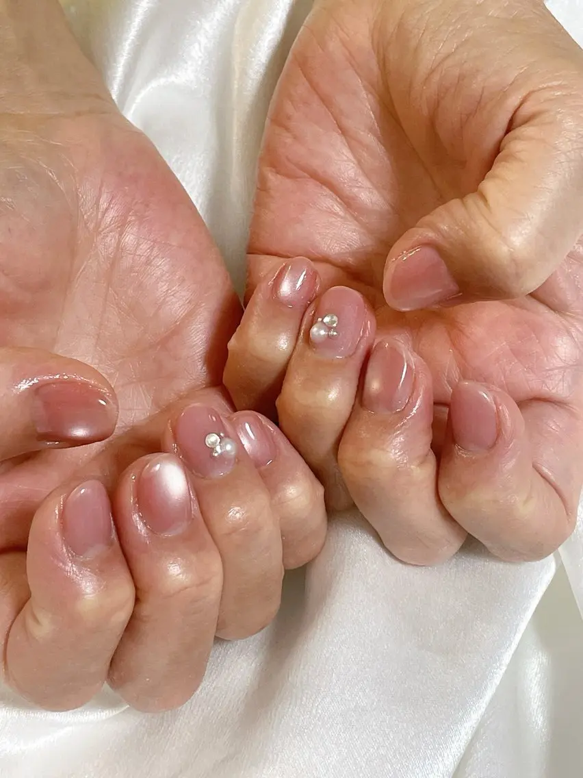 ネイル オーロラネイル フットネイル フレンチネイル ジェルネイル マグネットネイル ハンドネイル mogunail &blowのネイルデザイン