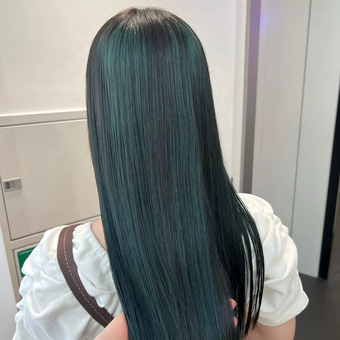 セミロング カラー ハイライトカラー ハイライト ヘアカラー トリートメント 🌼動き×透明感🩵 ハイトーン/ナナのヘアスタイル