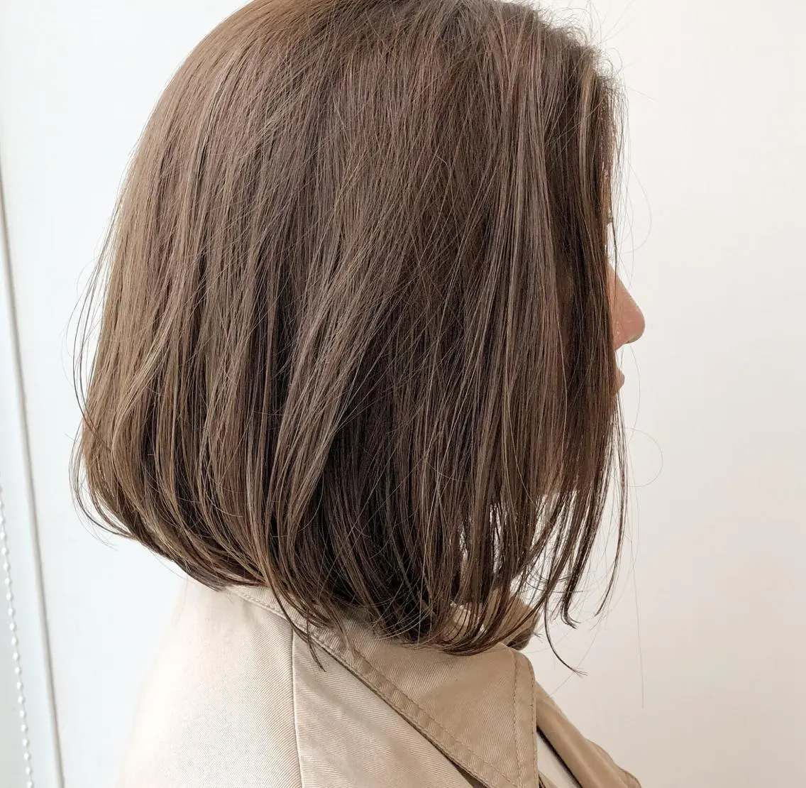 ショート カラー ネイル 前下がりボブ ボブ カット トリートメント 中山 天地のヘアスタイル