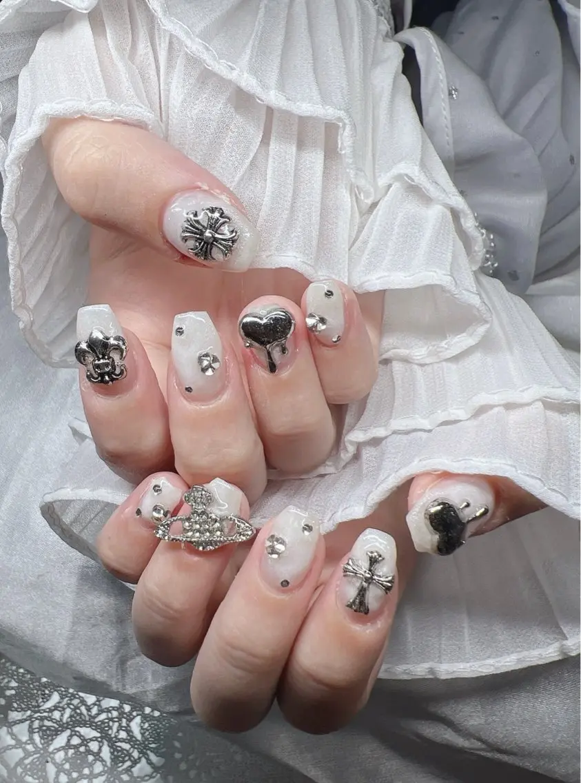 ネイル 長さ出し グラデーション 卒業式 キラキラネイル マグネットネイル ハンドネイル Lee Nailsのネイルデザイン
