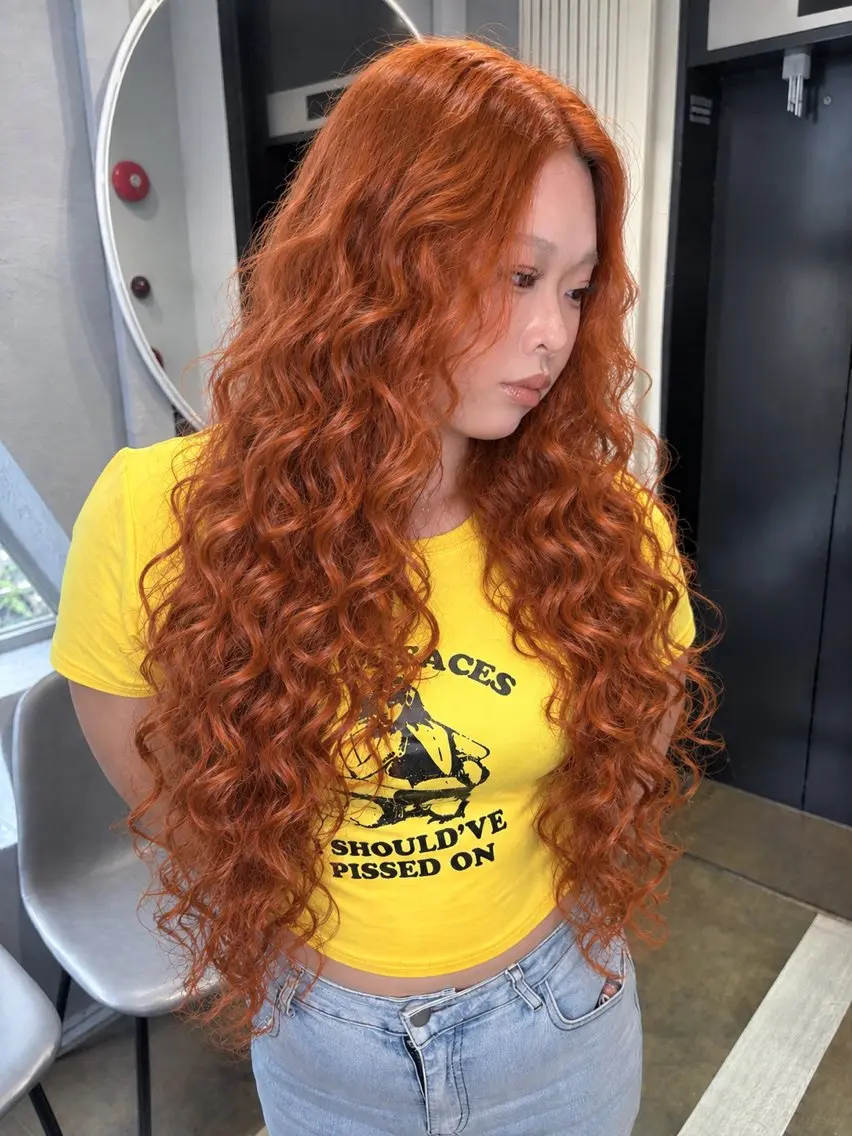 ロング カラー ヘアカラー トリートメント SAKURA🫧 やわらかいハイトーンのヘアスタイル